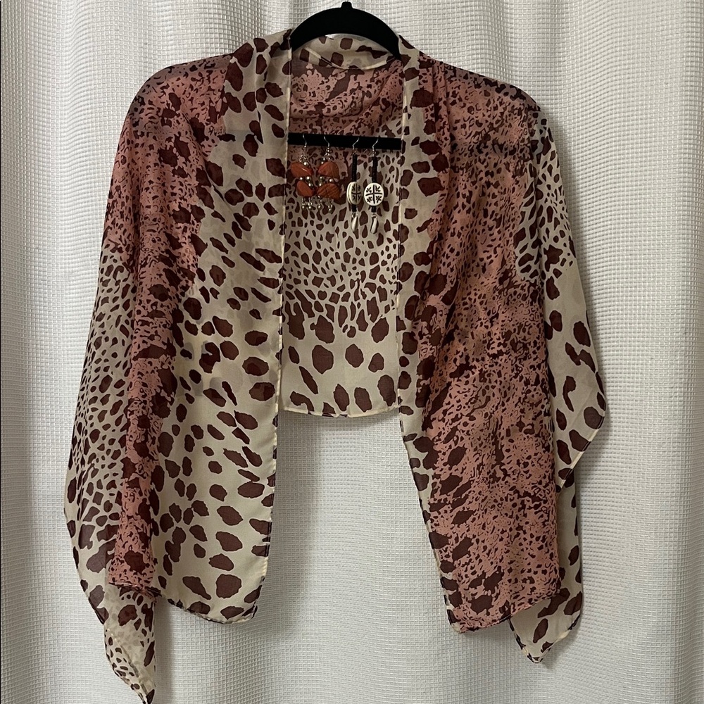 3 pc gift Lightweight Animal Print Sheer Shawl Blush and Brown 2 pairs earrings - Picture 1 of 6